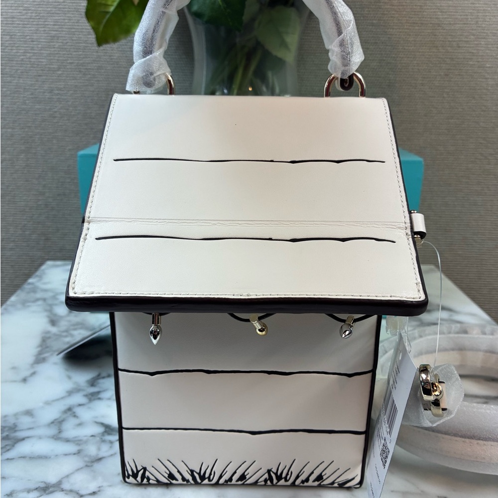 Kate Spade Peanuts Snoopy & Woodstock 3D Doghouse Crossbody Bag - Retail $449 - Picture 5 of 10